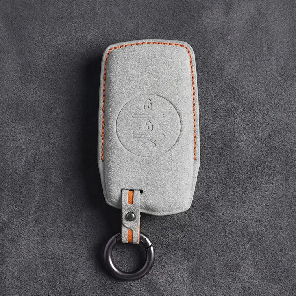 Chery Hand-Stitched Alcantara Key Fob Cover – Circular 3-Button - White